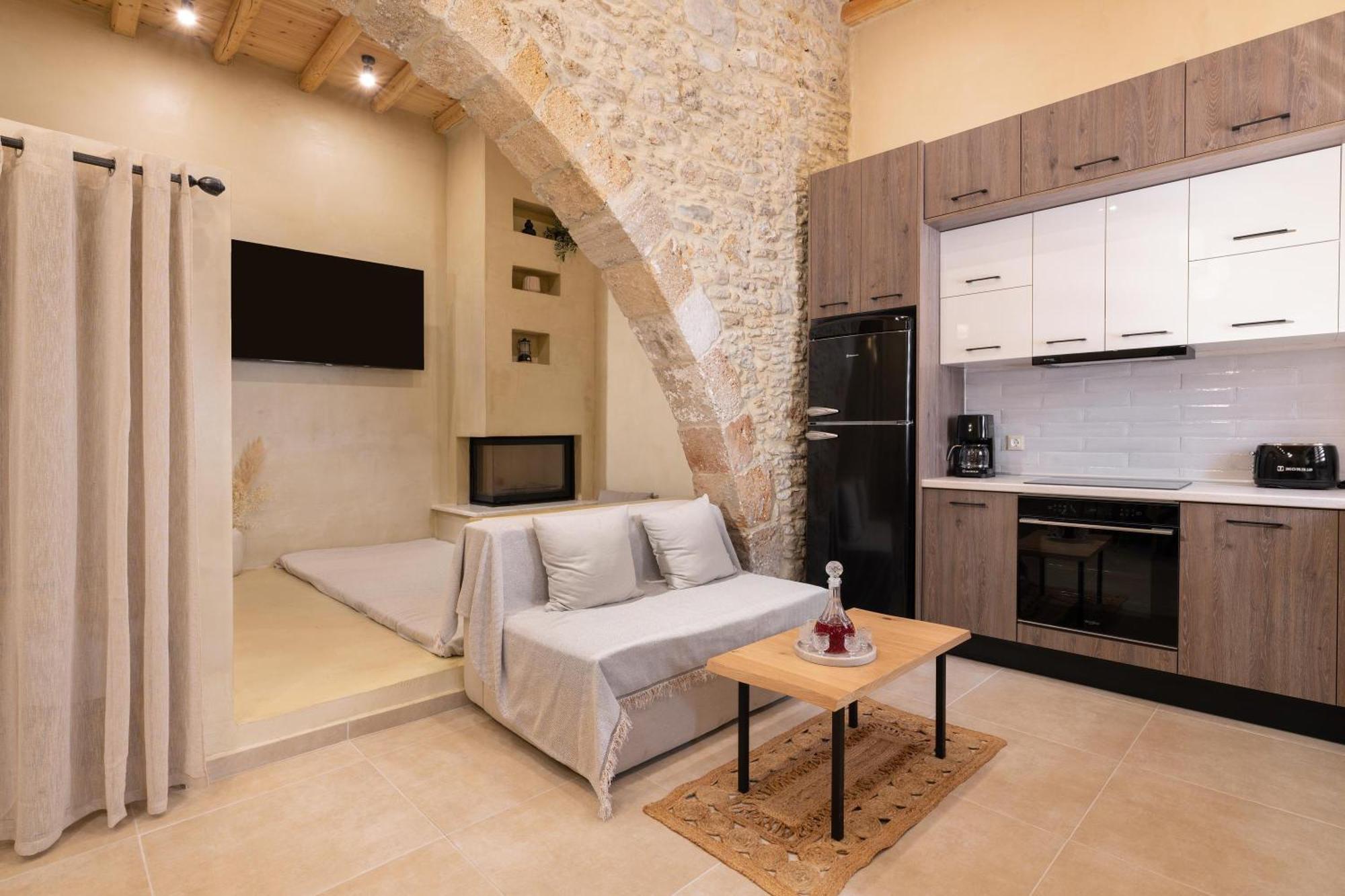Antheia Traditional House *
